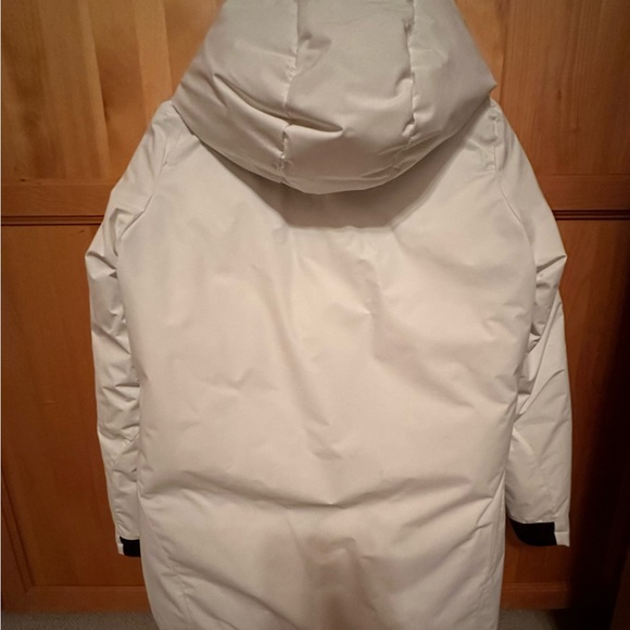 Suns board limited edition Gabriel’e and Penelope Muccino women’s coat - Picture 4 of 12